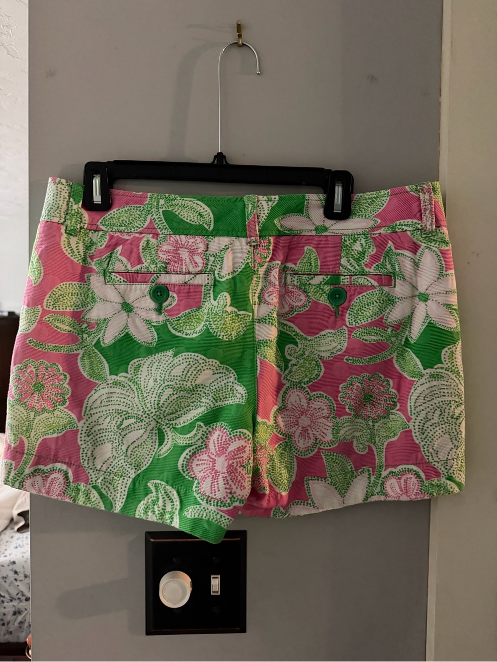 Lilly Pulitzer Pink Green Floral Shorts Size 10 Preppy Resort - Picture 2 of 3